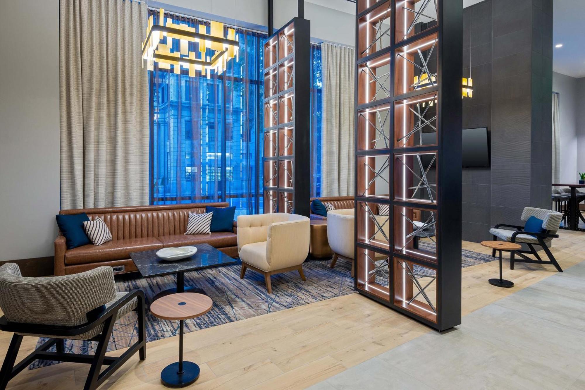 Готель Courtyard By Marriott Atlanta Midtown Екстер'єр фото