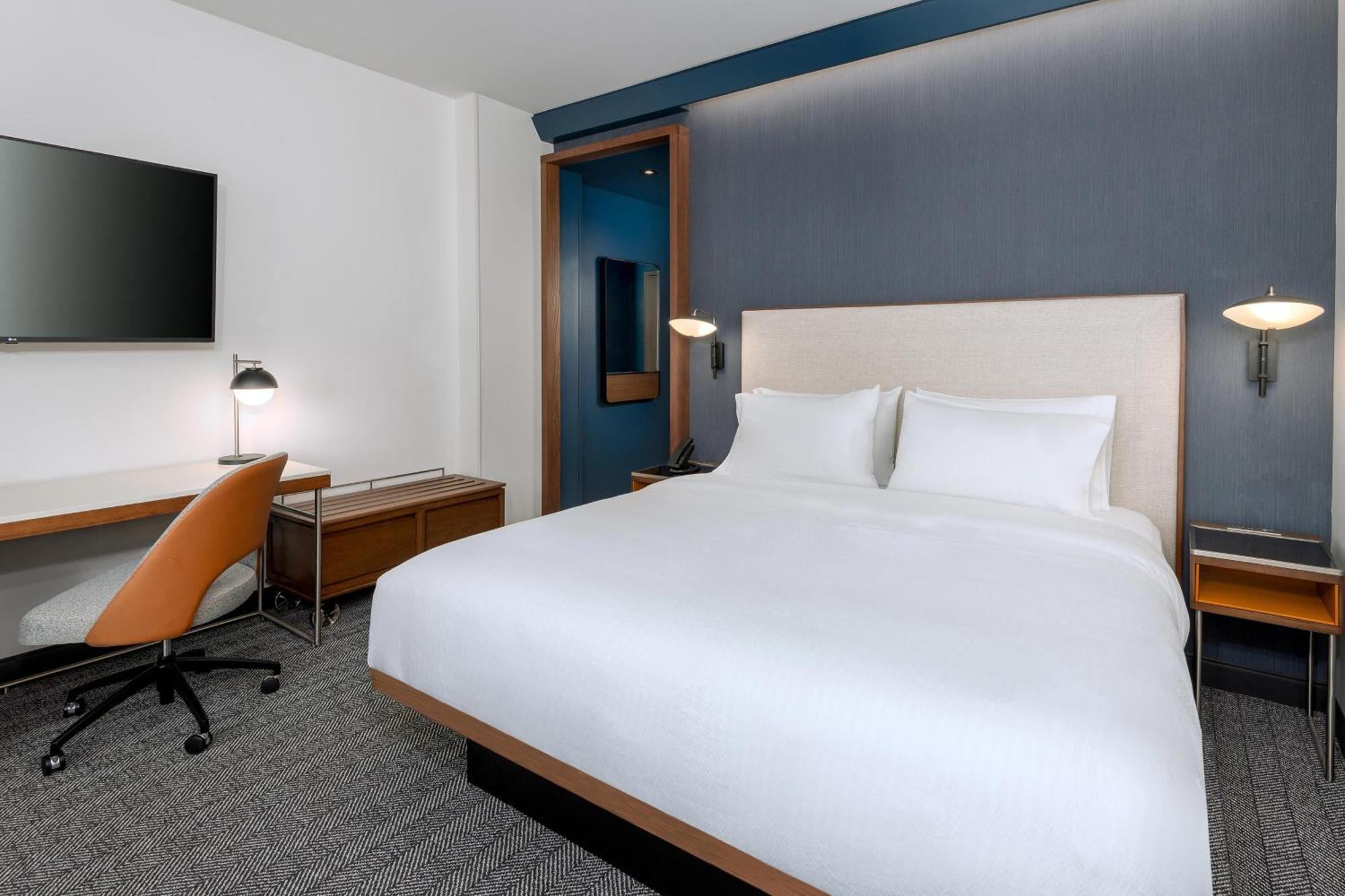 Готель Courtyard By Marriott Atlanta Midtown Екстер'єр фото