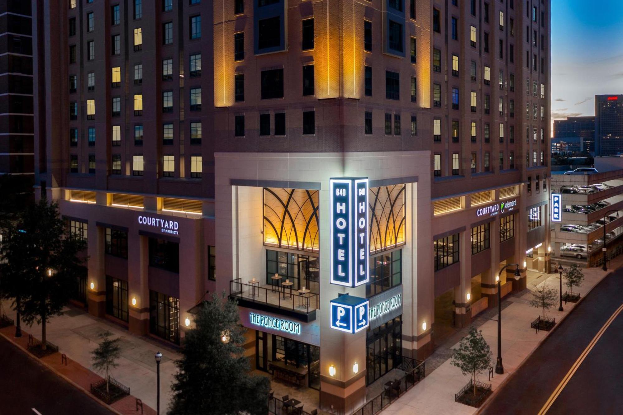 Готель Courtyard By Marriott Atlanta Midtown Екстер'єр фото
